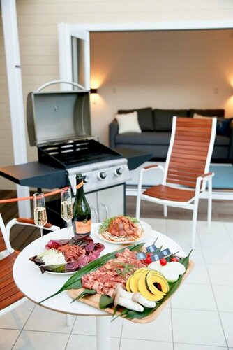 KIYAZA RESORT Kamakura, Book Hostel Hotels in Kamakura with a Pool, Swimming Pool
