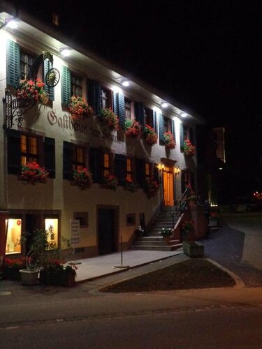 Gasthaus zur Sonne, Book Hotel Hoteller i Aargau - Basel region med måltider, Halvpension / Fuldpension