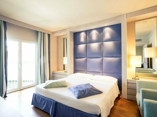 Mercure Tirrenia Green Park, Забронировать Отель Отели Пизы с питанием, Пансион