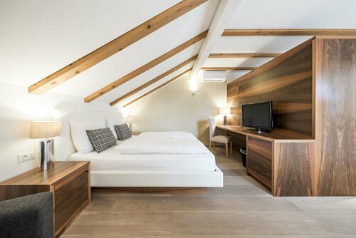 Boutique Hotel Zum Rosenbaum, Забронировать Бутик-отель Наллес Bolzano and surroundings
