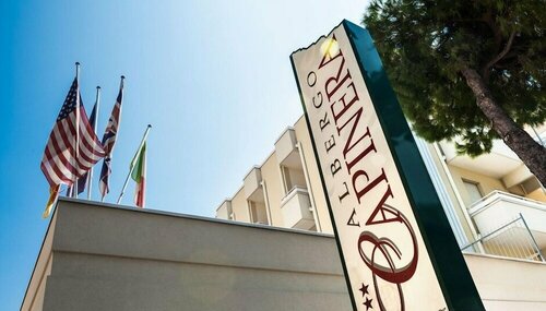 Hotel Capinera, Забронировать Отель Отели Мирамаре с питанием, Пансион