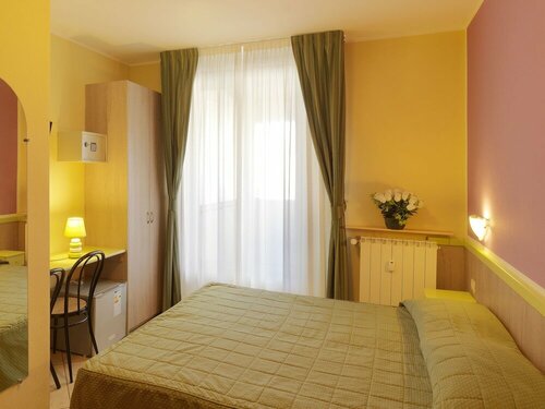 Hotel Arco Romana, Забронировать Отель Отели Милана с парковкой, рядом с Музейно-выставочный комплекс фонда Prada в Милане, Парковка