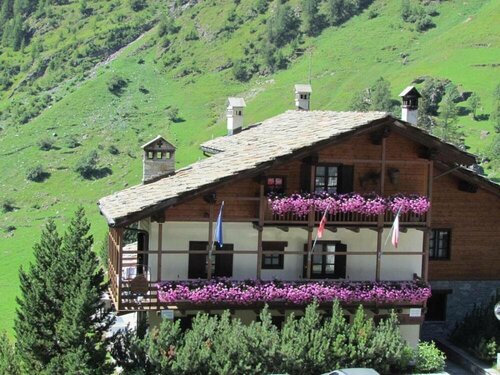 Il Piccolo Residence, Забронировать Апарт-отель Отели Грессоней-ла-Трините 3 звезды, рядом с Гондольный подъёмник Стафал-Габиет (нижняя станция), 3*