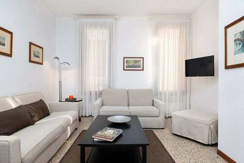 Residence Ca Foscolo, Забронировать Отель Кастелло Венеция, рядом с Вокзал Accademia