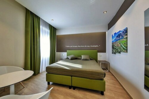 Hotel Ideal, Забронировать Отель Отели Ломбардии с бассейном, Бассейн