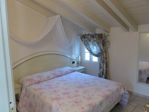 Casa Vacanze Nel Giardino di Renzo - Mareri apartments, Забронировать Апартаменты/квартира Апартаменты Порто-Маурицио, Апартаменты/квартира