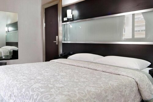 Hotel Bolzano, Забронировать Отель Центральный вокзал Милан, рядом с Fatebenefratelli Hospital