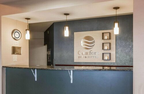 Comfort Inn & Suites, Book Hotel Hoteller i Madison med parkering, Parkering