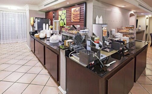La Quinta Inn San Antonio Toepperwein #640, 预订 酒店 Live Oak 得克萨斯州