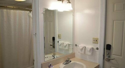 Crystal Inn Eatontown, Забронировать Мини-отель Итонтаун Джерси-Шор