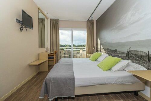 Eix Platja Daurada Hotel & SPA, Забронировать Курортный отель Отели Кан-Пикафорт с питанием, рядом с Playa de Can Picafort, Пансион