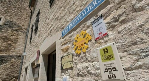 Les Hospitaliers, Rezervați Hotel Hoteluri în Drôme Provençale cu parcare, Parcare