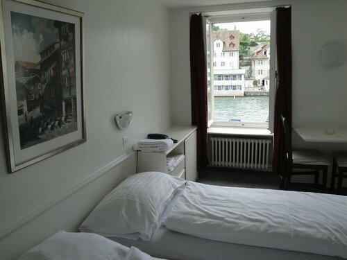 Pop Up Hotel Krone Zürich, Забронировать Отель 01. Старый город Цюриха - Центр города Цюрих, рядом с Музей футбола ФИФА
