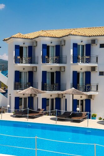 Surf Hotel, Book Hotel Athani hoteller med pool, Swimmingpool