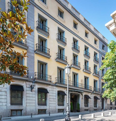 Отель Radisson Blu, Madrid Prado, Забронировать Отель Отели Мадрида с бассейном, рядом с Театр «Наве 73», Бассейн