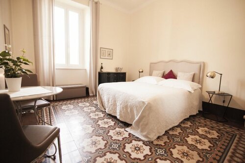 Le Flaneur Bed and Breakfast, Забронировать Отель Отели Вероны с парковкой, рядом с Римский амфитеатр, Парковка