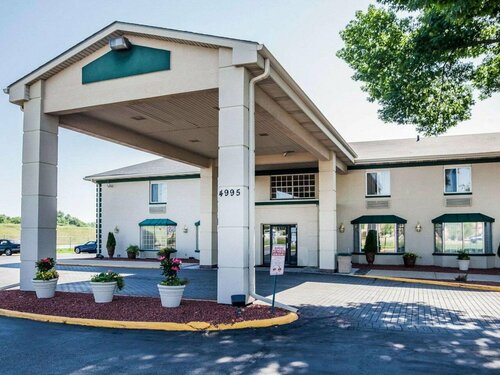 Quality Inn & Suites Des Moines - Merle Hay Road, Забронировать Отель Де-Мойн Айова