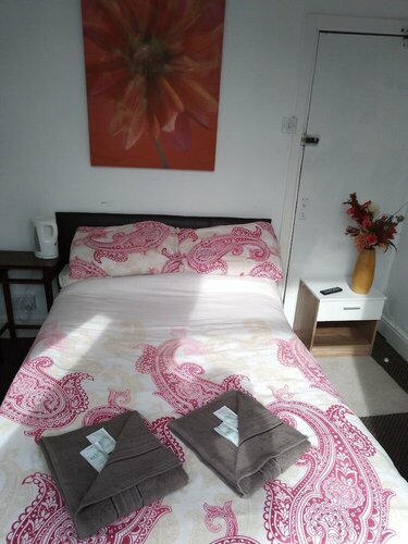 MyRoomz Seaview Hotel, Забронировать Отель Блэкпул Ланкашир, рядом с Стадион футбольного клуба «Блэкпул»
