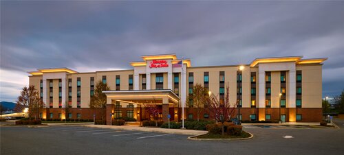 Hampton Inn &  Suites Grants Pass, Varaa Hotelli Grants Pass Applegate Valley
