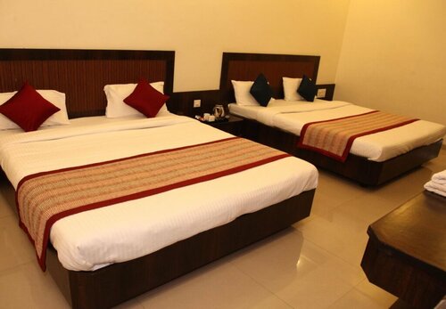 Hotel Sai Ramanand, Varaa Hotelli Hotellit New Delhi pysäköinnillä, Pysäköinti