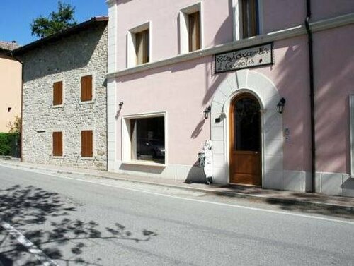Hotel Il Crinale, Забронировать Отель Отели провинции Болоньи с бассейном, Бассейн