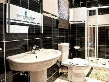 Anashe Guest House, Buchen Sie Pension Hotels in Gauteng mit Parkplatz, Parkplätze