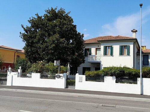 B&B Villa Griselda, Забронировать Отель «постель и завтрак» Отели Куинто-ди-Тревизо с парковкой, Парковка