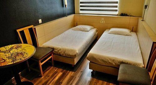 ES Hostel, Забронировать Хостел Хостелы Брюссельского столичного региона, рядом с Брюссель-Миди, Железнодорожная Станция, Хостел