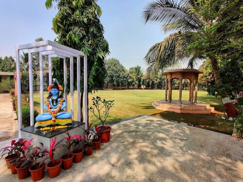 Pushp Vatika Resort & Lawns, Book Ferieresort Hoteller i New Delhi med pool, Swimmingpool