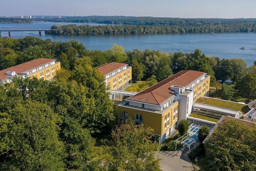 Seminaris Seehotel Potsdam, Rezervasyon Otel Potsdam Yemekli Oteller, Yarım Pansiyon / Tam Pansiyon