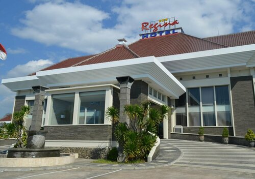Regina Hotel Pemalang, Réserver Hôtel Hôtels à Central Java avec parking, Parking