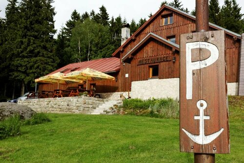 Penzion Kapitanka, Book Hotel Hoteller i Liberec Region med parkering, Parkering