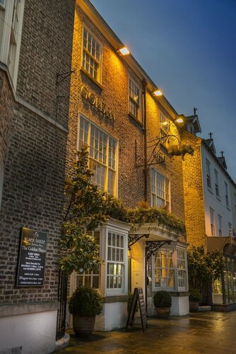 The Golden Fleece Hotel, Thirsk, North Yorkshire - The Coaching Inn Group, Забронировать Отель Тирск Северный Йоркшир