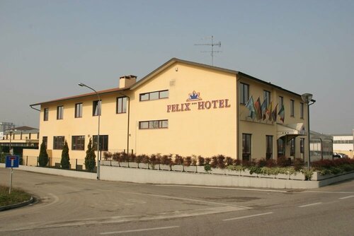 Felix Hotel & Residence, Забронировать Отель Монтеккьо-Маджоре Венето