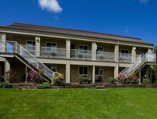 Breakaway Motel