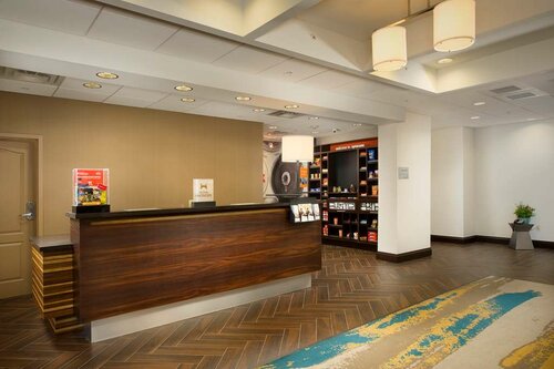 Hampton Inn & Suites Syracuse/Carrier Circle, Забронировать Отель Сиракьюс Finger Lakes