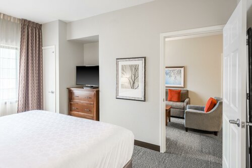 Staybridge Suites - Kansas City-Independence by IHG, Забронировать Отель Отели Индепенденс с завтраком, рядом с Каток медицинского центра Centerpoint, Завтраки