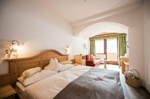 Alpenwellnesshotel St. Veit, Забронировать Отель Отели Сесто 4 звезды, 4*