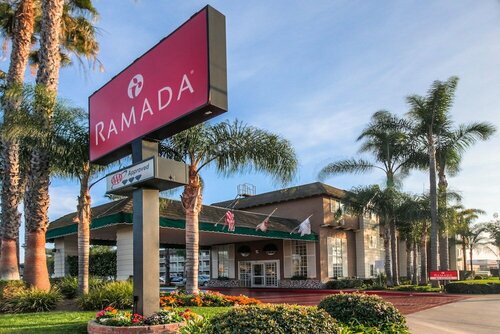 Ramada by Wyndham Costa Mesa/Newport Beach, Забронировать Отель Ориндж 
