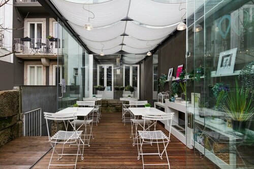 In Porto Gallery Guesthouse, Забронировать Гостевой дом Отели Региона Порту с парковкой, Парковка