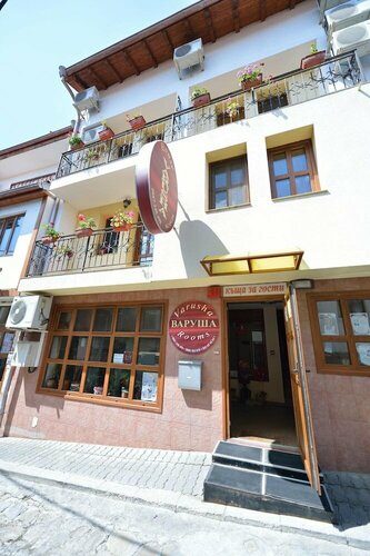 Family Hotel Varusha, Boek Hotel Hotels in Gabrovo met parkeren, Parkeren