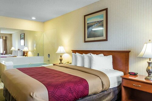 Econo Lodge Inn & Suites Riverside - Corona, Book Hotel Riverside hoteller med pool, Swimmingpool