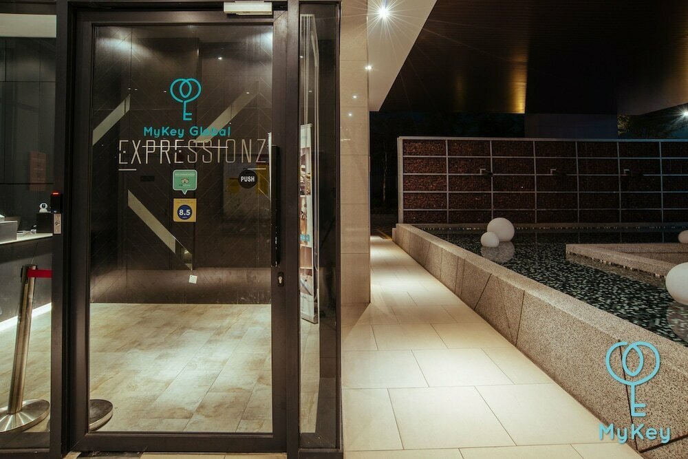Expressionz Professional Suites by iHost Homes 2