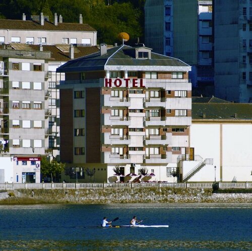 Hotel U Viveiro, Забронировать Отель Вивейро A Marina Lucense
