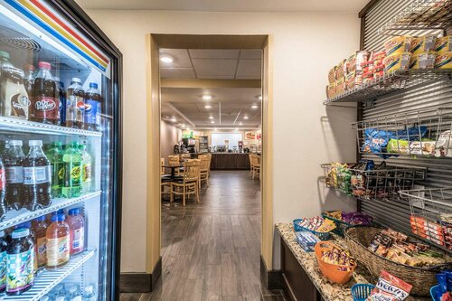 Comfort Inn Ithaca, Book Hotel Hoteller i New York State med parkering, Parkering