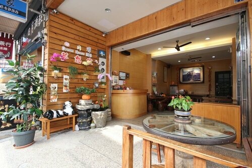 Dream House B&B, Book Bed and Breakfast Nantou hoteller med parkering, Parkering