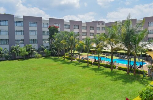Tamarind Tree Hotel Nairobi, Забронировать Отель Отели Найроби Каунти с парковкой, Парковка