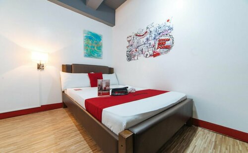 Hostela Manila by RedDoorz, Book Hotel Malate 