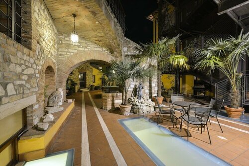 Fonte Cesia, Rezervați Hotel Todi Umbria