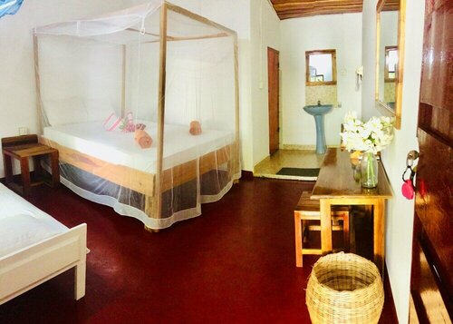 Tropicana Home Stay, Забронировать Отель «постель и завтрак» Отели Аругам-Бей с парковкой, Парковка